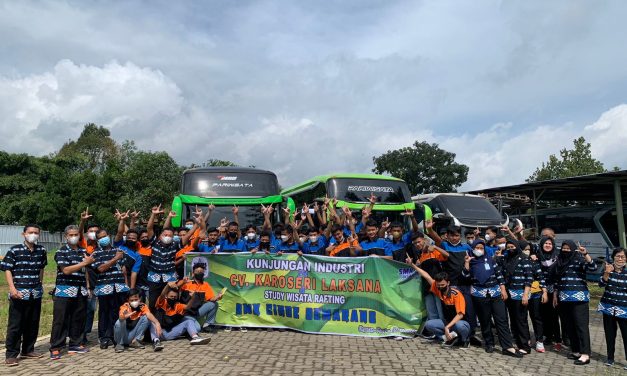 Kegiatan Kunjungan Industri SMK Cinde Semarang